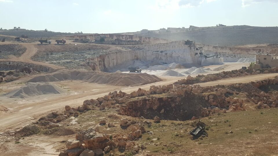 حقوقيون بوجدة يطالبون بإغلاق مقلع جبل الدشيرة