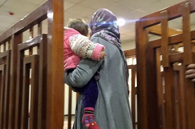 طفلة مغربية قضت 7 سنوات في سجن بالعراق تعود للمغرب