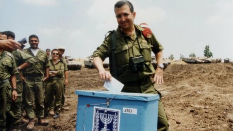 إيهود باراك يتوقع تراجع دعم إسرائيل
