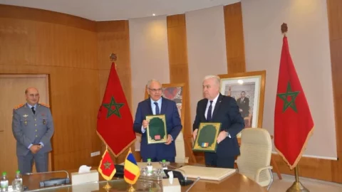 المغرب ورومانيا يوقعان اتفاقية للتعاون العسكري والتقني
