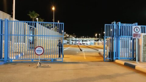 حياة مُعلقة على المعبر.. صرخة عمال سبتة المغاربة بعد سنوات من الإقصاء