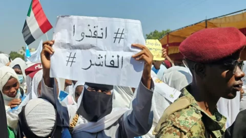 صور الأقمار الصناعية تؤشر الى “مقابر جماعية” في الفاشر بالسودان