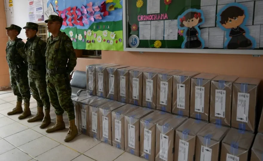 استفتاء في الإكوادور حول عودة القواعد العسكرية الأجنبية للبلاد