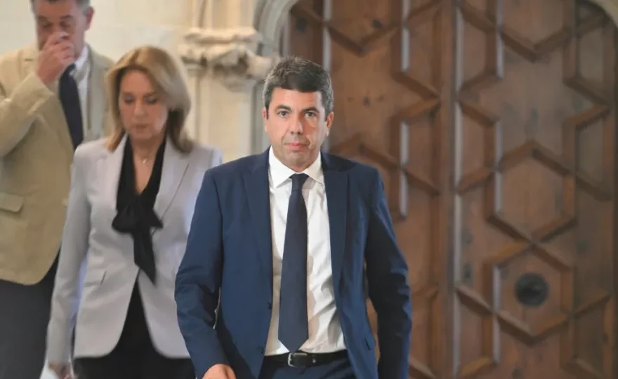 رئيس إقليم فالنسيا الإسباني يستقيل بعد عام من الفيضانات المميتة