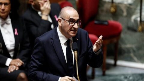 وزير الداخلية الفرنسي يحذر من سياسة “لي الأذرع” مع الجزائر