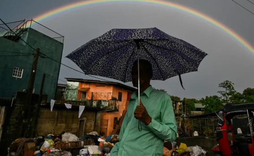 برلمان سريلانكا يقطع عطلته لتسريع إقرار مساعدات ما بعد الإعصار