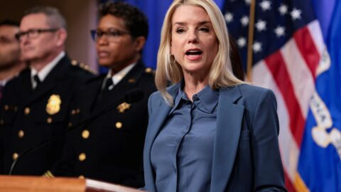 وزيرة العدل الأميركية: مادورو يواجه “غضب العدالة الأميركية” بتهم تتعلق بالمخدرات والإرهاب