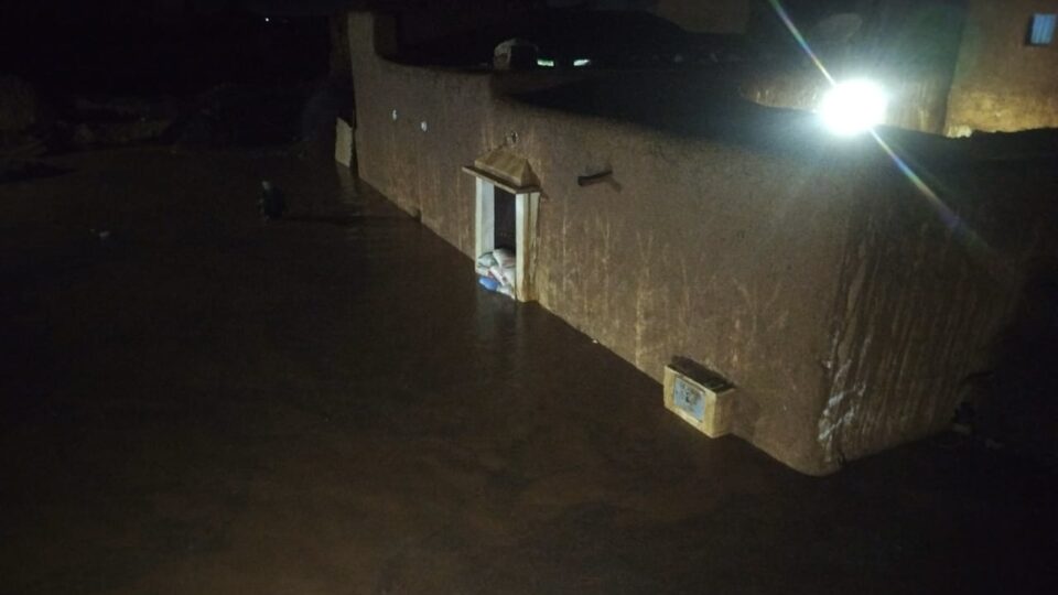 بعدما حاصرتهم السيول.. ساكنة دوار الهري بإقليم شتوكة آيت باها تطلق نداء استغاثة عاجل