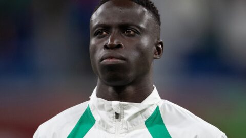 قبيل النهائي.. منتخب السنغال يفقد خدمات لاعب وسطه كريبين دياتا بسبب الإغماء