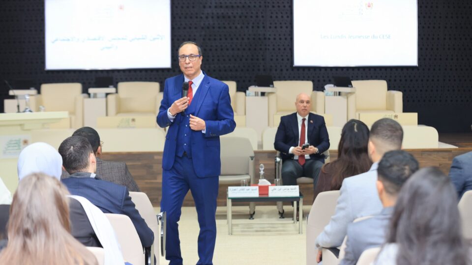 النساء يتحملن العبء الأكبر منها.. اعمارة يدعو إلى الاعتراف بمهن الرعاية وتنظيمها