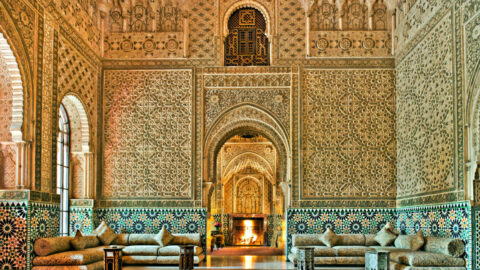 تحويلات بملايين الدولارات.. تحقيق يكشف محاولة إبستين شراء فندق فاخر في مراكش