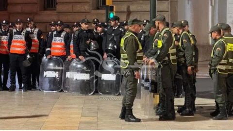 السلطات تفض بالقوة وقفة تضامنية مع إيران بمدينة تطوان