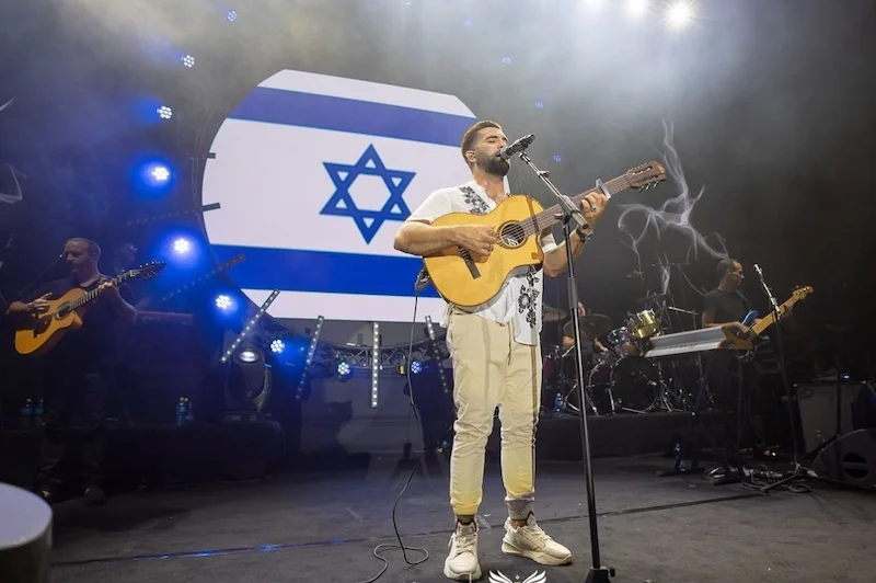 لاتهامه بـ”دعم الاحتلال الإسرائيلي”.. ضغوط شعبية لإلغاء حفل كينجي جيراك بالمغرب