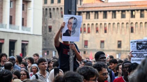 احتجاجات أمام القنصلية الإيطالية بالدار البيضاء للمطالبة بالعدالة لعبد الرحيم فقير