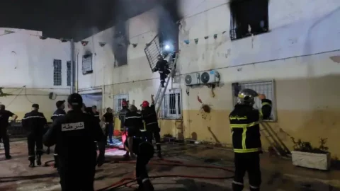 11 قتيلا و19 مصابا في حريق بدار للأيتام في الجزائر