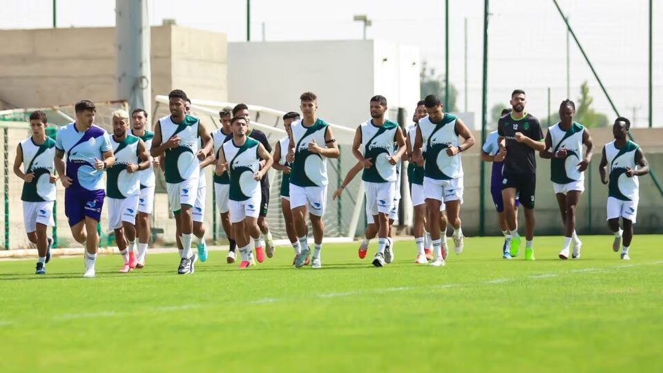 الرجاء الرياضي أمام أول اختبار رسمي بقيادة خيمينيز