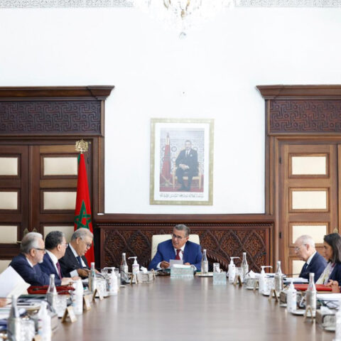 الحكومة تطلق دعما استثنائيا لمهنيي قطاع النقل لمواجهة ارتفاع أسعار المحروقات