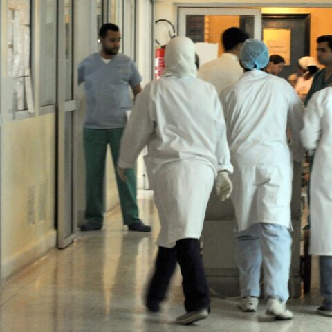 تفويت أصول مستشفيات عمومية يجر وزير الصحة للمساءلة البرلمانية