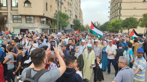 آلاف المغاربة يتظاهرون بعدد من المدن المغربية دعما للفلسطينيين