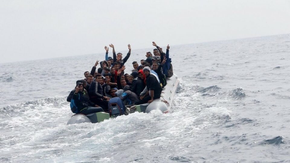 “إلباييس”: قوارب ممتلئة بشباب الريف ترسو بسواحل إسبانيا