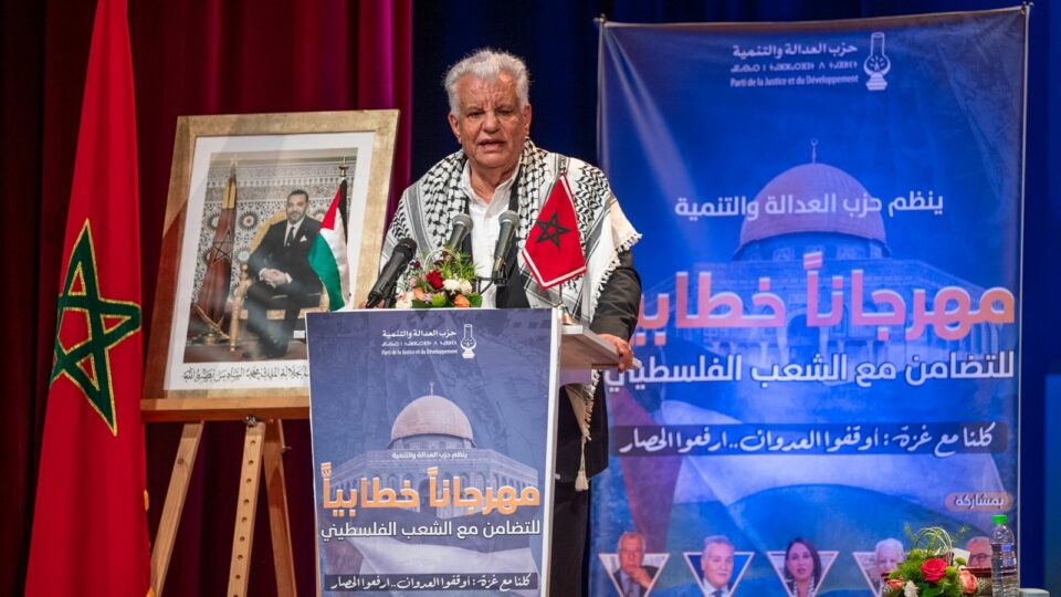 العدوان على غزة.. مطالب بتدخل الملك ودعوات لإسقاط التطبيع