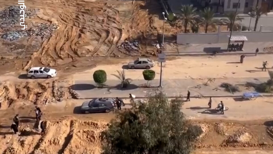 مع بدء الهدنة.. عائلات فلسطينية تعود لمنازلها
