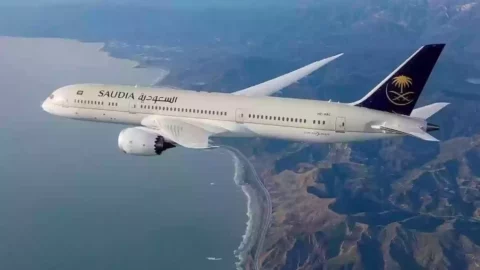 الجزائر تجبر طائرة سعودية تقل معتمرين مغاربة على الهبوط في تونس