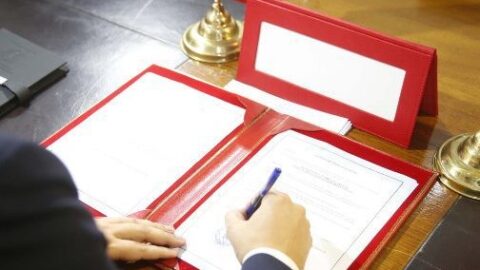 توقيع عقدي استكشاف بين المغرب وشركة “إيسو”