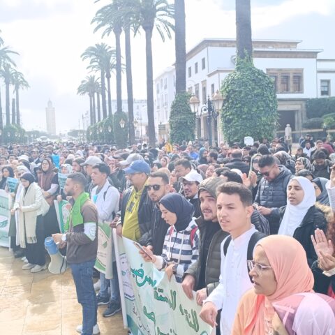 الممرضون يستنكرون “السلوك القمعي” ويطالبون وزارة الصحة بفتح مباريات التوظيف