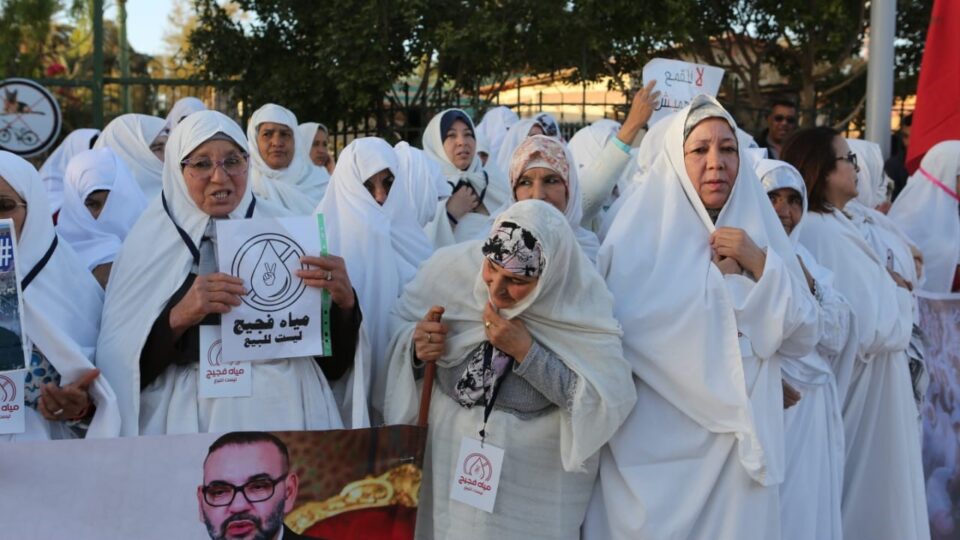 نساء فجيج في مسيرة “العيد” بصوت واحد: “المياه مياهنا والقرار قرارنا”