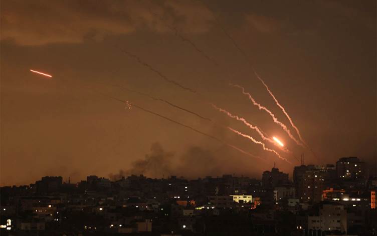 أكثر من 50 صاروخا من لبنان باتجاه شمال “إسرائيل”