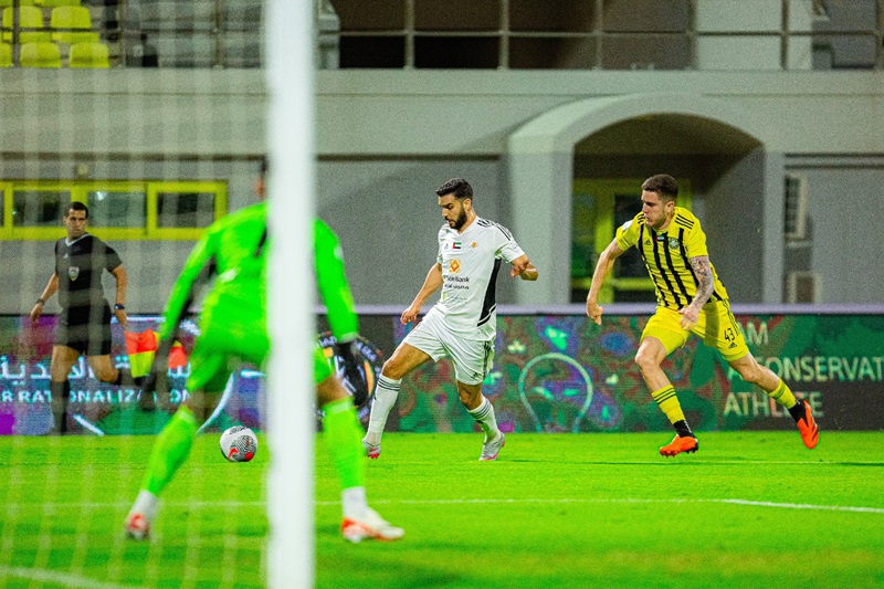 وليد أزارو على رادار الزمالك المصري