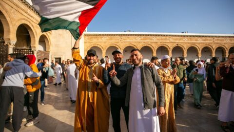 الكوفية وأفلام فلسطين توحد مظاهر صلاة العيد في عدد من الدول تضامنا مع غزة الجريحة