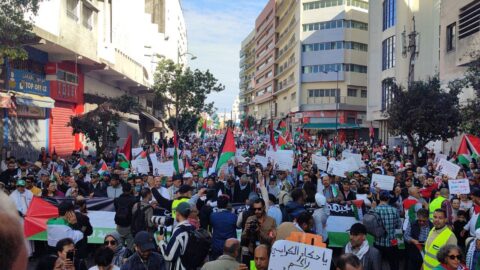 الآلاف يشاركون في مسيرة بالدار البيضاء تنديدا بالعدوان على غزة -فيديو