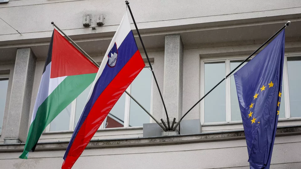 برلمان سلوفينيا يصادق على قرار الحكومة بالاعتراف بدولة فلسطين - صوت المغرب