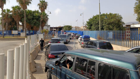 الإجراءات الجمركية بمدينة مليلة ترغم المهاجرين المغاربة على الانتظار لساعات طويلة