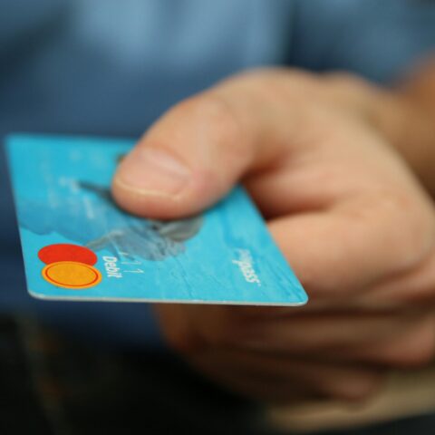 عدد البطاقات البنكية المتداولة بلغ 20 مليون بطاقة خلال 2023