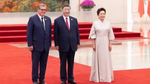 أخنوش يمثل الملك في بكين