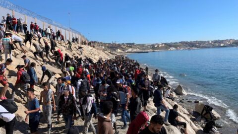 فرق الأغلبية: محاولات الهجرة الجماعية مخطط لها للمس بصورة المغرب