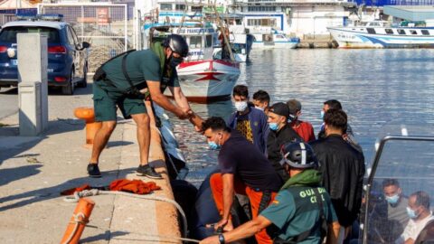 لتسوية أوضاع 900 ألف مهاجر.. مدريد توافق على تعديلات جديدة في “قانون الأجانب”