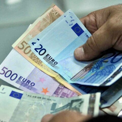تحويلات المغاربة المقيمين بالخارج بلغت 89,22 مليار درهم