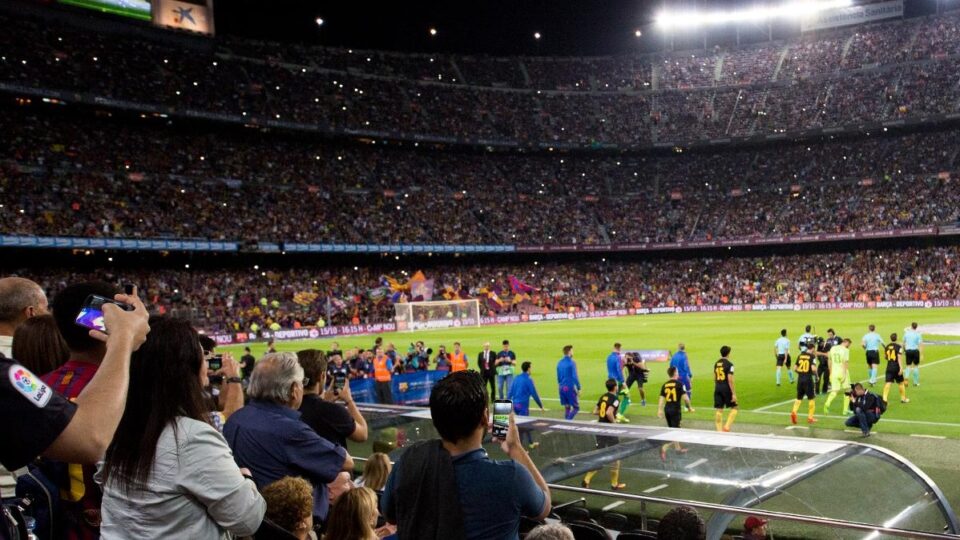 برشلونة يحقق إيرادات بقيمة 100 مليون يورو من بيع 475 مقعدًا لكبار الشخصيات