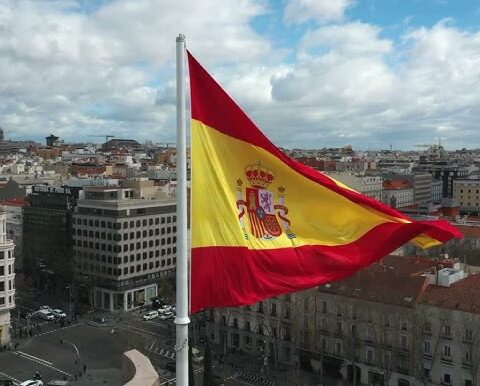 إسبانيا تصادق على مرسوم ملكي لتقنين وضع نصف مليون مهاجر