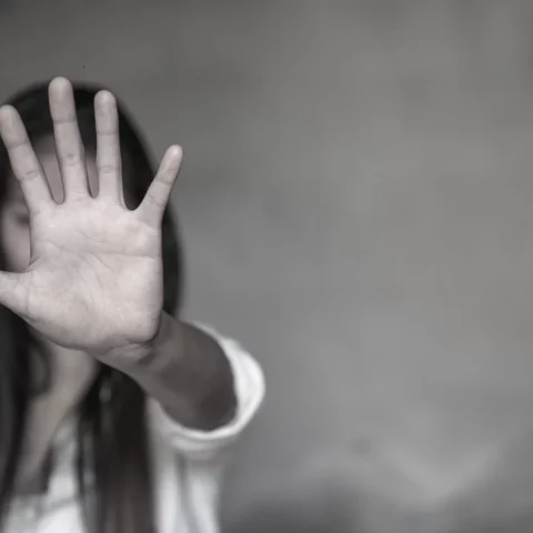 تحذيرات من إفراغ قانون مناهضة العنف ضد النساء من محتواه بسبب مشروع قانون المسطرة الجنائية