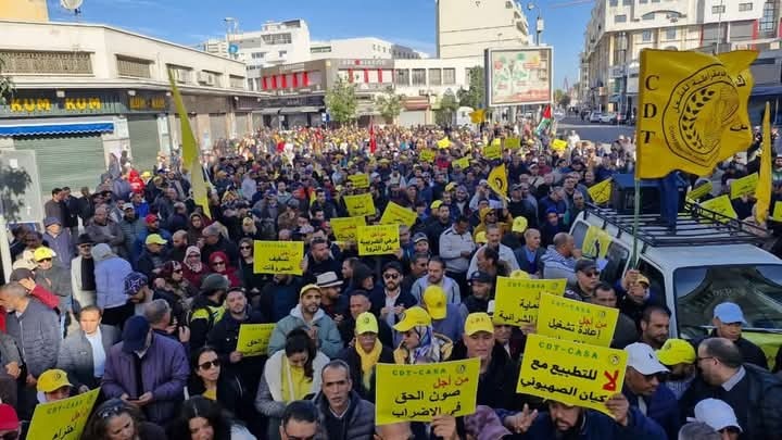 “حق الإضراب يبقى لينا”.. مسيرة احتجاجية واسعة من الكونفدرالية الديمقراطية للشغل في الدار البيضاء