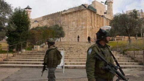 فصائل فلسطينية تدين استيلاء الاحتلال على صلاحيات إدارة المسجد الإبراهيمي