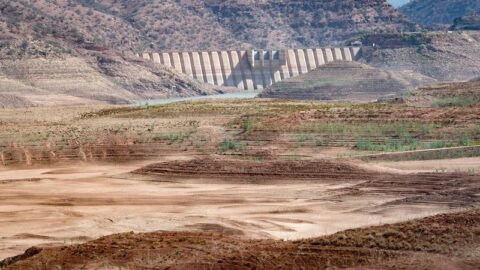 لوموند: أزمة المياه بين المغرب والجزائر تفاق الصراع