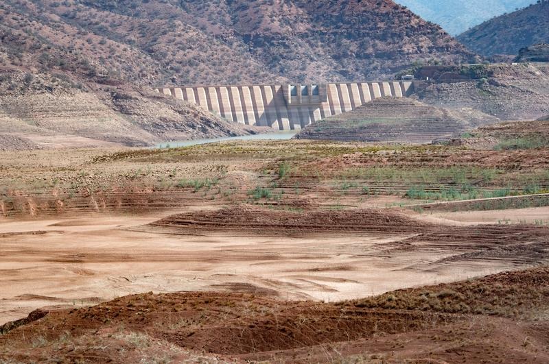 لوموند: أزمة المياه بين المغرب والجزائر تفاق الصراع