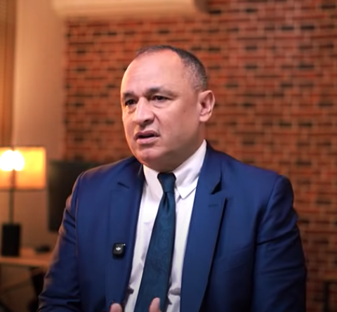 من ميناء الناظور إلى “الكان”.. وزير الصناعة يستعرض مكاسب المغرب الاقتصادية