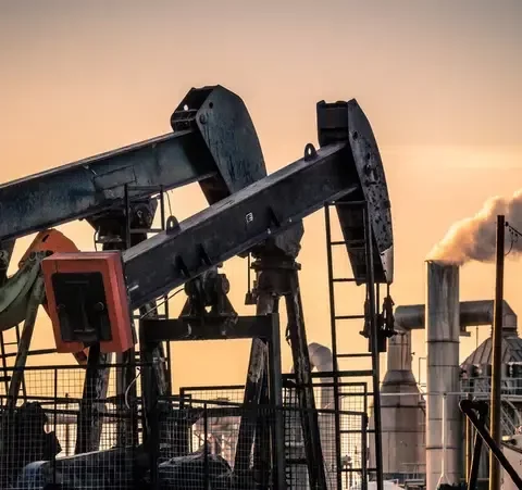 تراجعت بنحو 5%.. أسعار النفط تستعيد مستويات 90 دولارا للبرميل